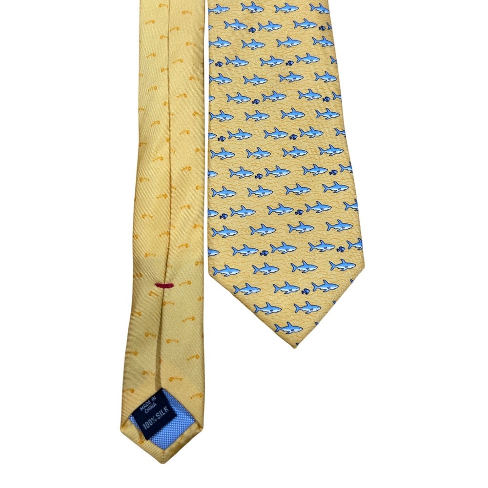 Tommy Hilfiger Men's Yellow Shark Fish Novelty Print 100% Silk Necktie